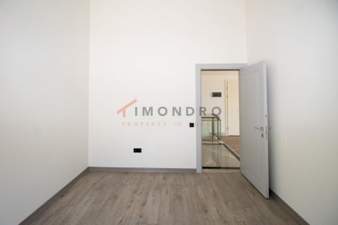 4+1 Apartment in Maltepe, Turkey No. 17738 11