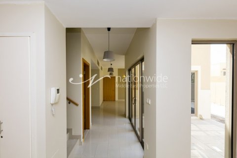 4 bedrooms Villa in Al Raha Gardens, UAE No. 4182 3