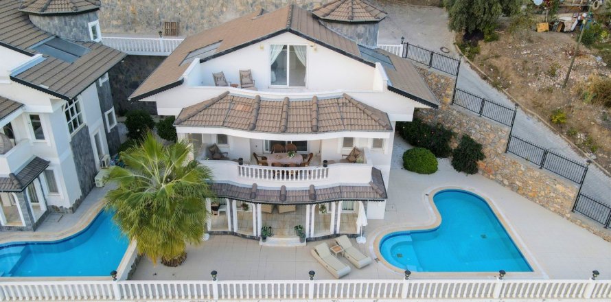 4+1 Villa in Tepe, Turkey No. 13273