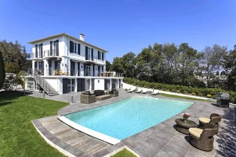 4 bedrooms Villa in Cannes, France No. 67370 1