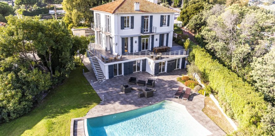 4 dormitorios Villa en Cannes, France No. 67370