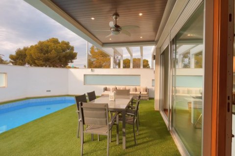 3 bedrooms Villa in Alicante, Spain No. 27779 10