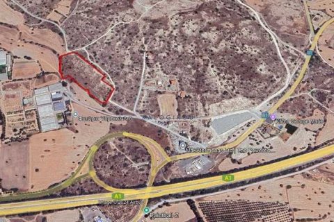 17392m² Land en Kalavasos, Cyprus No. 75742 1