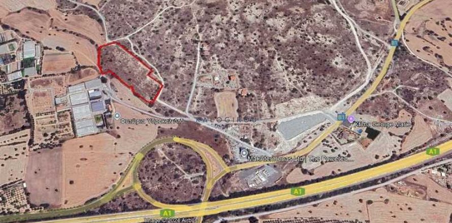 17392m² Land en Kalavasos, Cyprus No. 75742