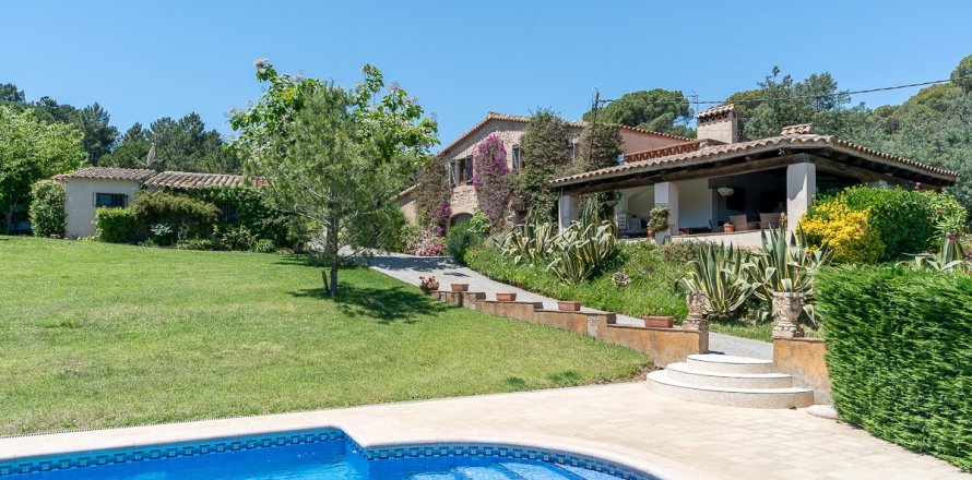 6 bedrooms House in Sant Feliu de Guixols, Spain No. 25656