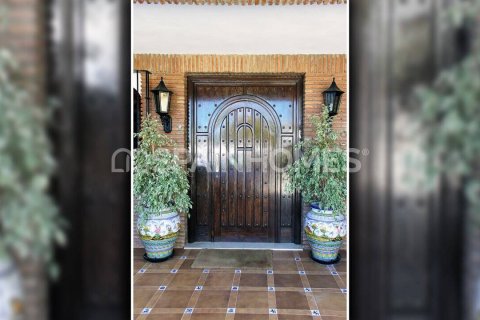 6 bedrooms Villa in Alhaurin el Grande, Spain No. 25675 5