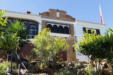 6 bedrooms Villa in Alhaurin el Grande, Spain No. 25675 1