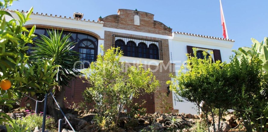 6 bedrooms Villa in Alhaurin el Grande, Spain No. 25675