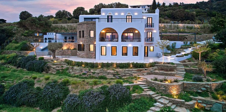 7 bedrooms Villa in Andros, Greece No. 75244