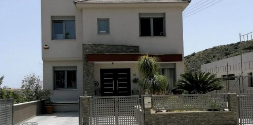 6 bedrooms Villa in Limassol, Cyprus No. 50904