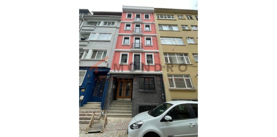 1+1 Appartement à Beyoglu, Turkey No. 17287