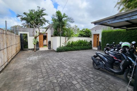 2 bedrooms Villa in Kerobokan, Indonesia No. 47173 1