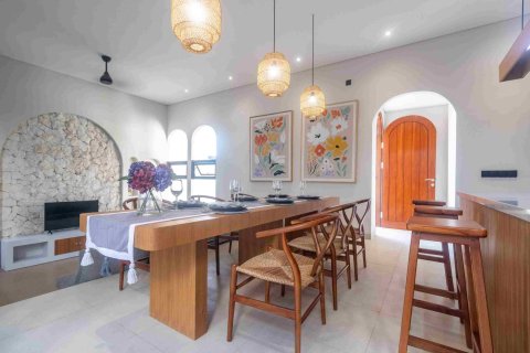 3 bedrooms Villa in Jimbaran, Indonesia No. 47172 12