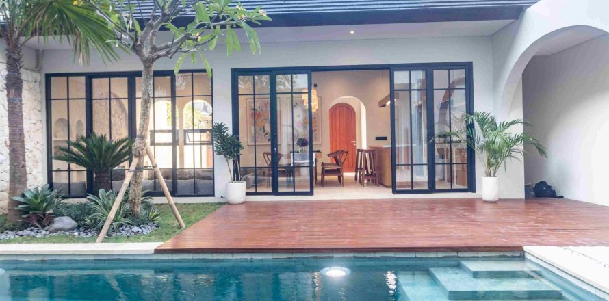 3 bedrooms Villa in Jimbaran, Indonesia No. 47172