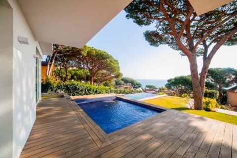 4 dormitorios House en Blanes, Spain No. 25388 3