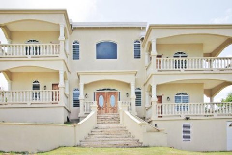 3 bedrooms Villa in Basseterre, Saint Kitts and Nevis No. 61560 1