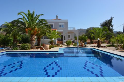 4 bedrooms Villa in Chania, Greece No. 23919 1