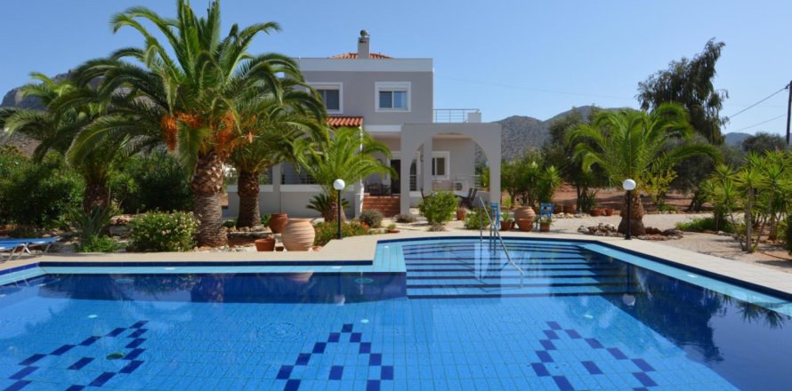 4 bedrooms Villa in Chania, Greece No. 23919