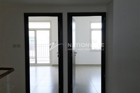 2 bedrooms Townhouse in Al Ghadeer, UAE No. 3659 9