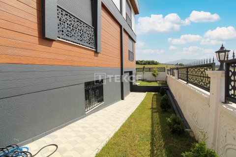 5+1 Villa en Yalova, Turkey No. 11327 17