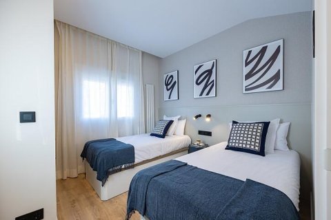 2 dormitorios Apartment en Madrid, Spain No. 27469 14