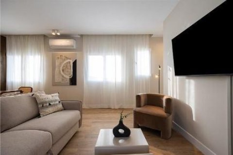 2 dormitorios Apartment en Madrid, Spain No. 27469 3