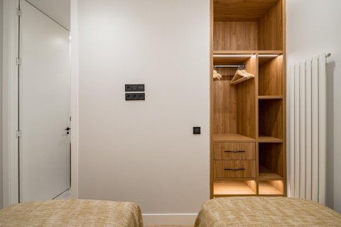 4 dormitorios Apartment en Madrid, Spain No. 27471 12