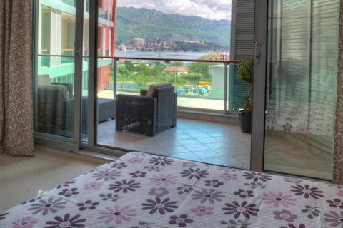 2 dormitorios Apartment en Budva, Montenegro No. 66888 3