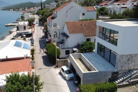 200m² House in Tivat, Montenegro No. 66782 8