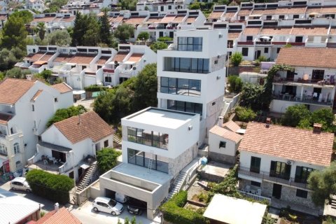 200m² House en Tivat, Montenegro No. 66782 1