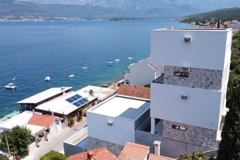 200m² House à Tivat, Montenegro No. 66782 2