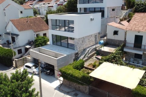 200m² House à Tivat, Montenegro No. 66782 7