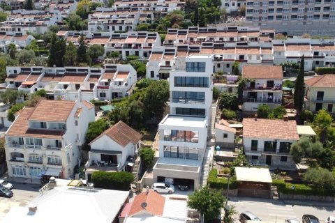 200m² House in Tivat, Montenegro No. 66782 3