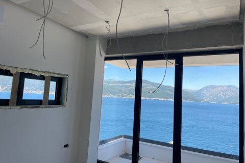 200m² House en Tivat, Montenegro No. 66782 12