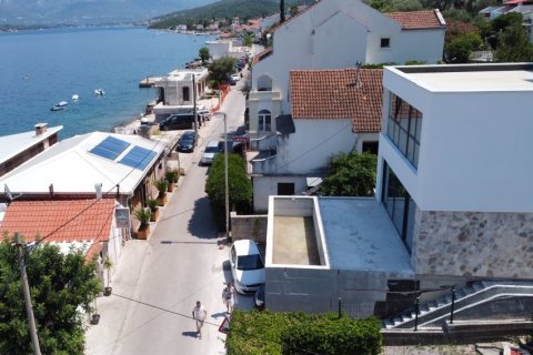 200m² House à Tivat, Montenegro No. 66782 9