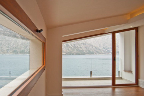 4 bedrooms House in Kotor, Montenegro No. 66892 3