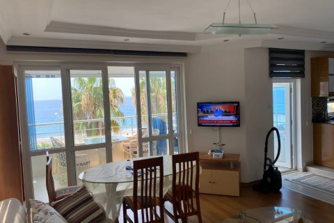 2+1 Apartment en Mahmutlar, Turkey No. 14138 16