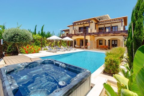 3 bedrooms Villa in Paphos, Cyprus No. 36982 5