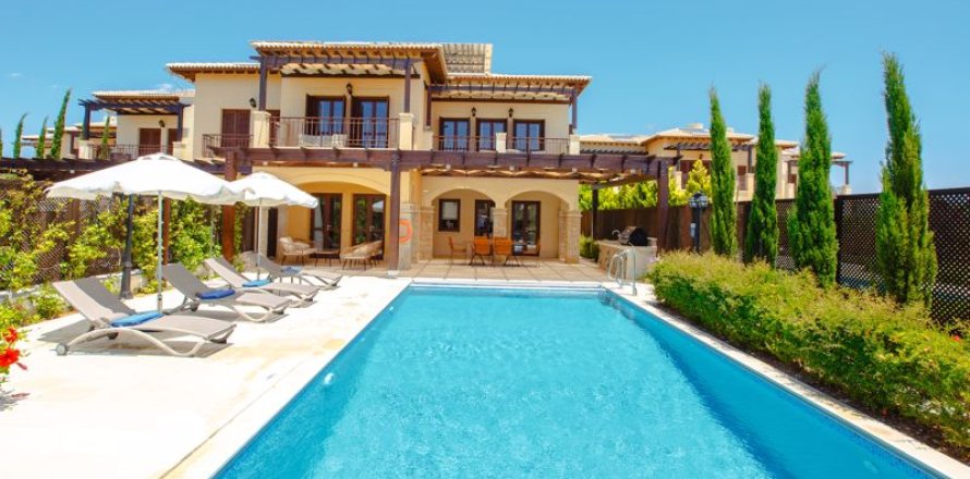 3 bedrooms Villa in Paphos, Cyprus No. 36982