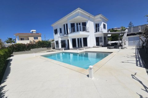 3 bedrooms Villa in Paphos, Cyprus No. 36920 1