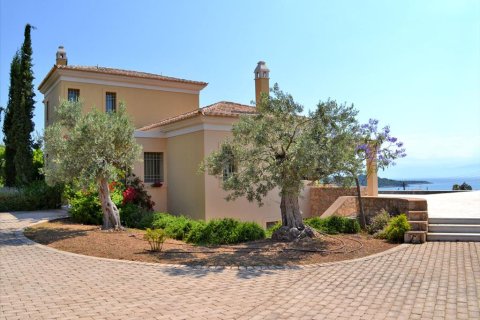 4 bedrooms Villa in Kranidi, Greece No. 59649 1