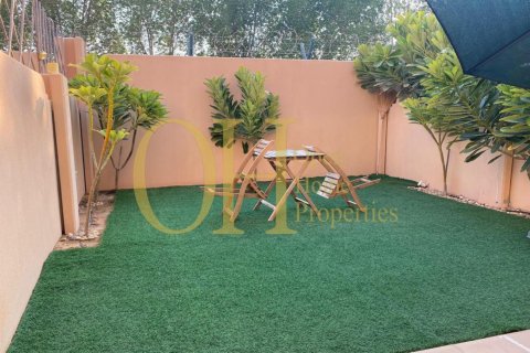 2 bedrooms Townhouse in Al Reef, UAE No. 8595 3