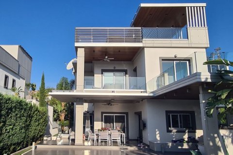 4 bedrooms Villa in Agios Tychonas, Cyprus No. 37042 23