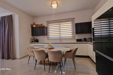 3 bedrooms Apartment in Germasogeia, Cyprus No. 65913 2