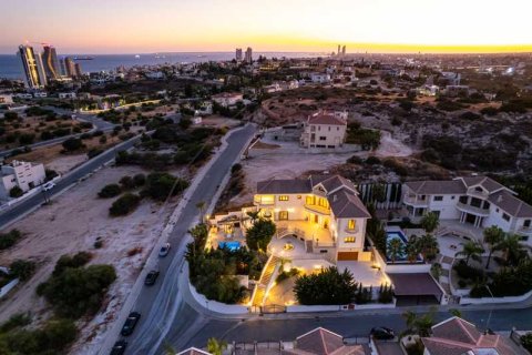 6 bedrooms Villa in Pyrgos, Cyprus No. 62672 15