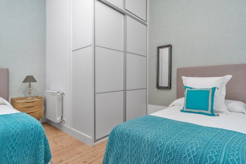 2 dormitorios Apartment en Madrid, Spain No. 26981 9