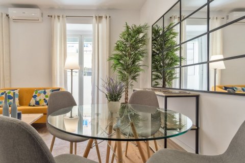 2 dormitorios Apartment en Madrid, Spain No. 26981 4