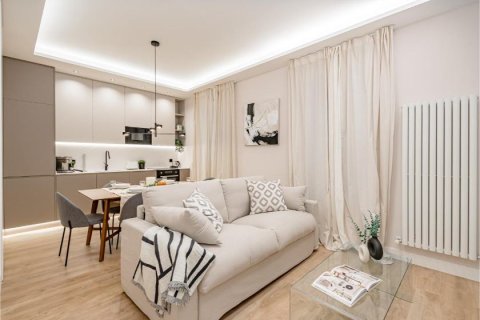 2 dormitorios Apartment en Madrid, Spain No. 26919 1