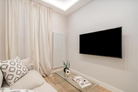 2 dormitorios Apartment en Madrid, Spain No. 26919 5