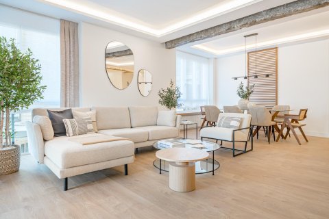 3 dormitorios Apartment en Madrid, Spain No. 26860 1